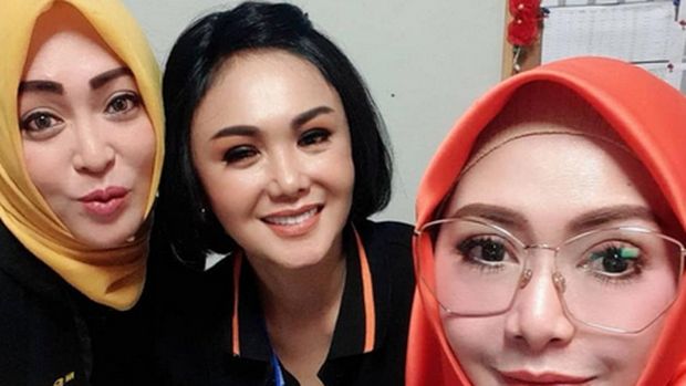 Potret Terkini Angelina Sondakh Lainnya, Manis Dipeluk Yuni Shara