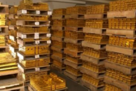 dolar merosot angkat harga emas
